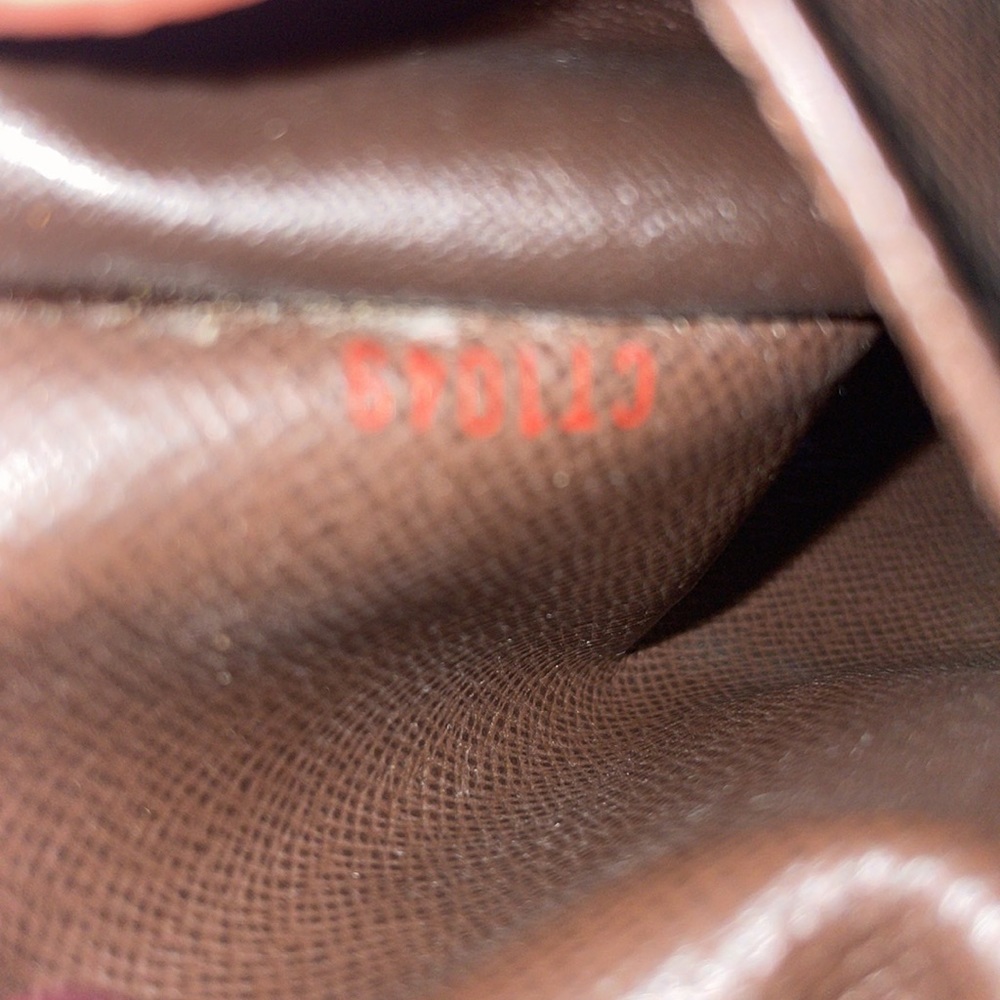 Louis Vuitton key case - Picture 8 of 12